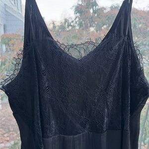 LIKE NEW- Current Air Lace camisole in black- Size M